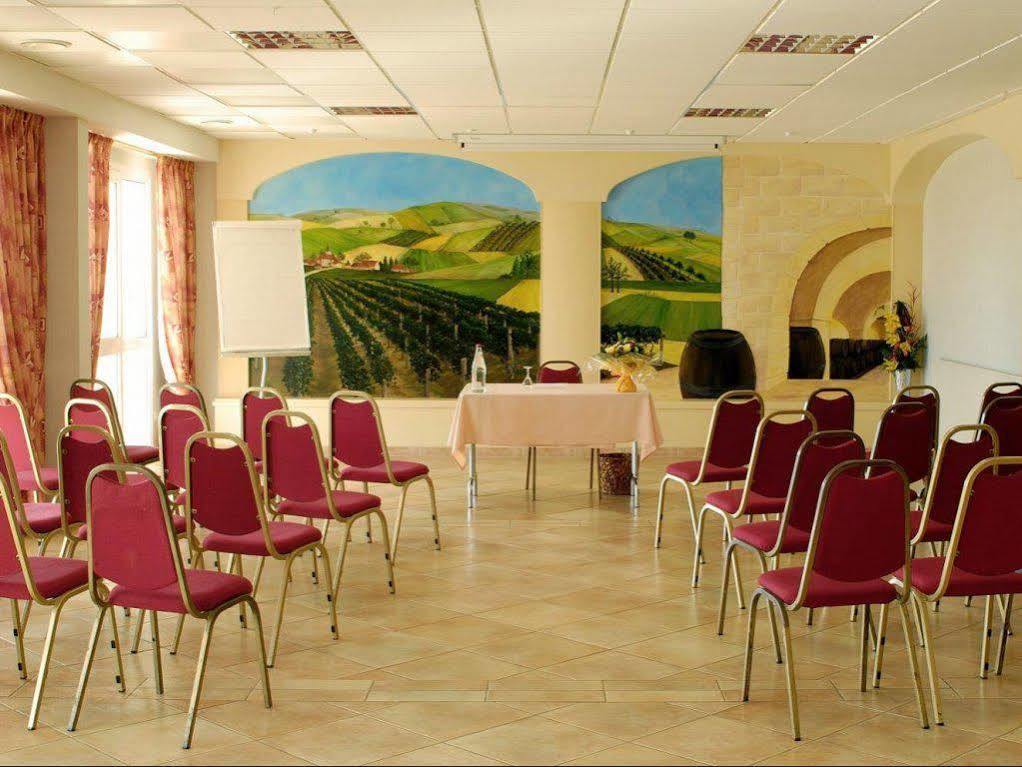Hotel Le Val Moret Magnant Zewnętrze zdjęcie
