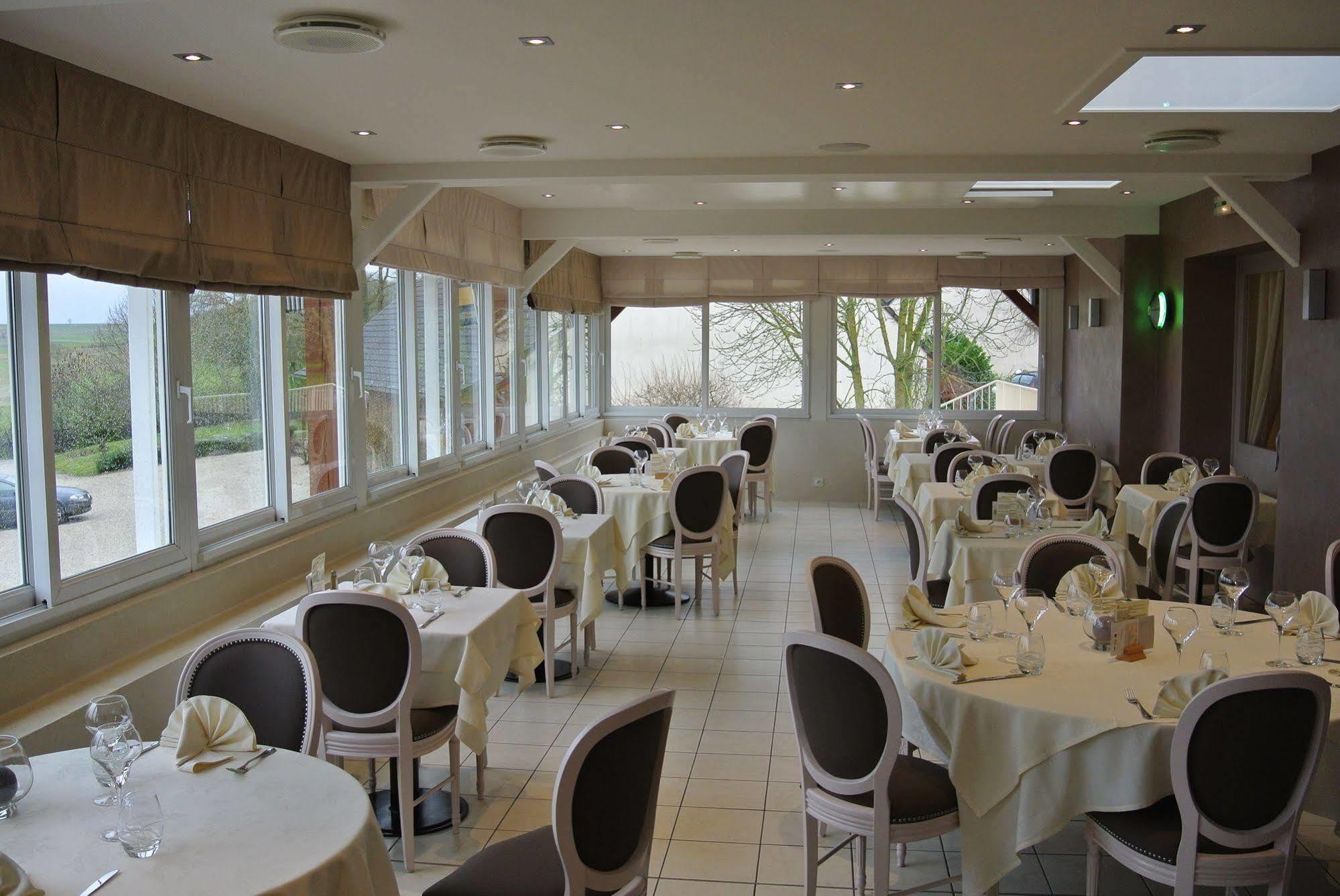Hotel Le Val Moret Magnant Zewnętrze zdjęcie
