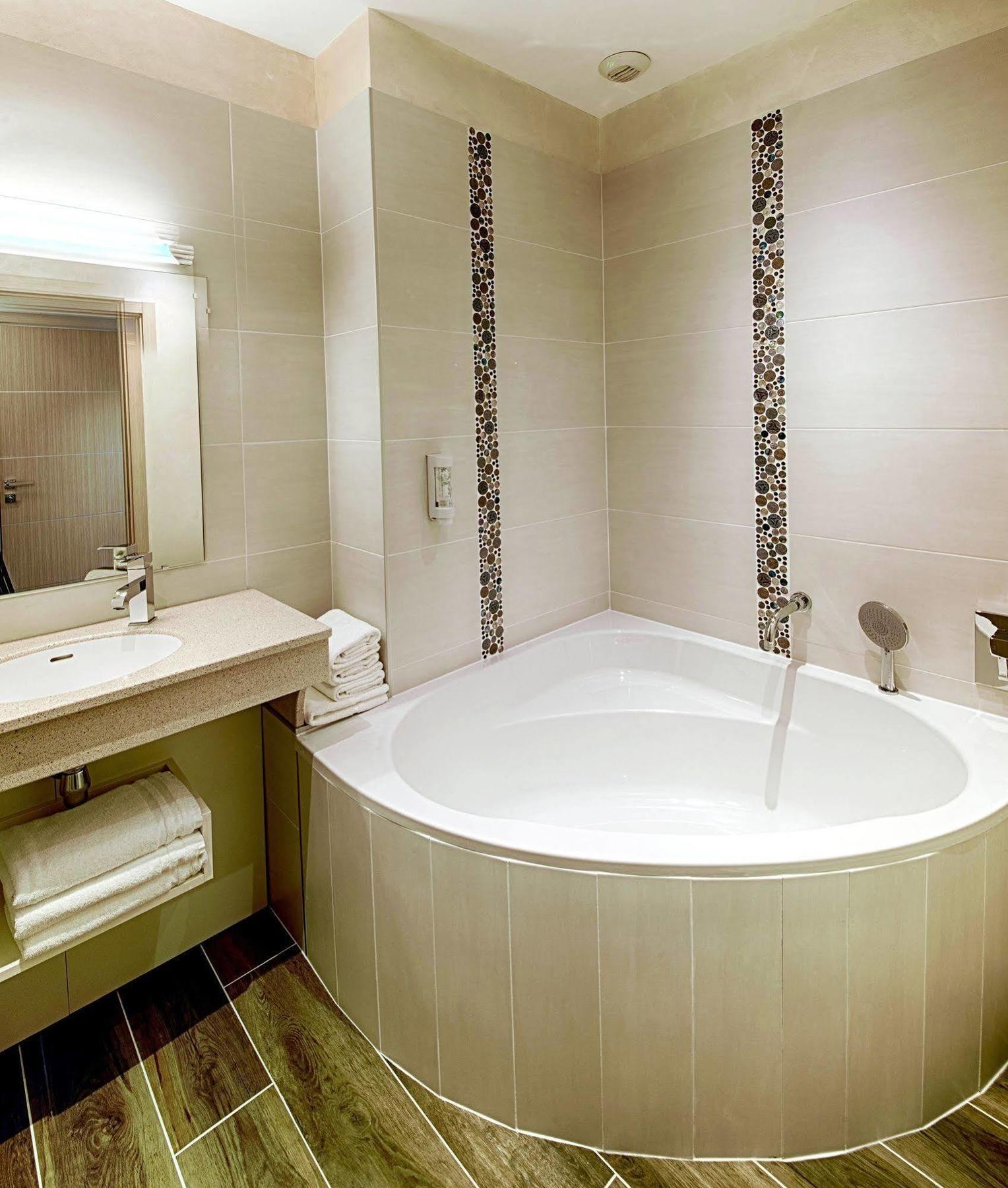 Hotel Le Val Moret Magnant Zewnętrze zdjęcie